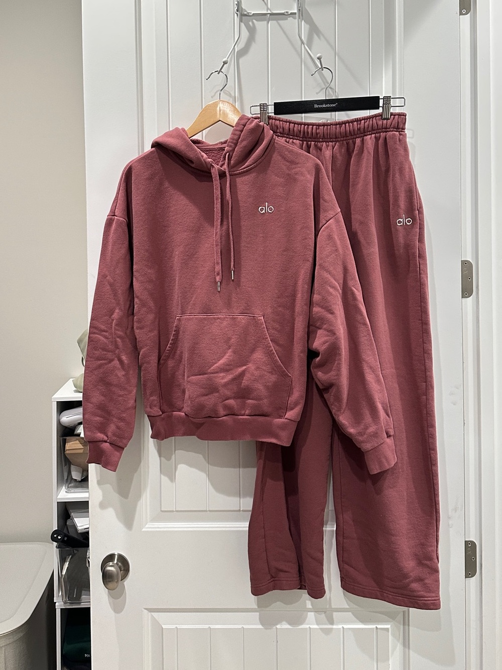 ALO Yoga Burgundy Truffle Accolade Set